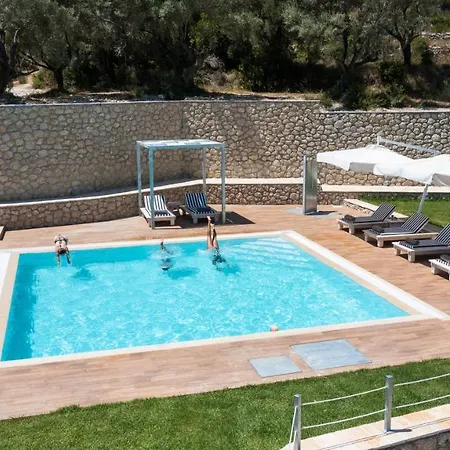 Aspasia's Mansion ליגיה