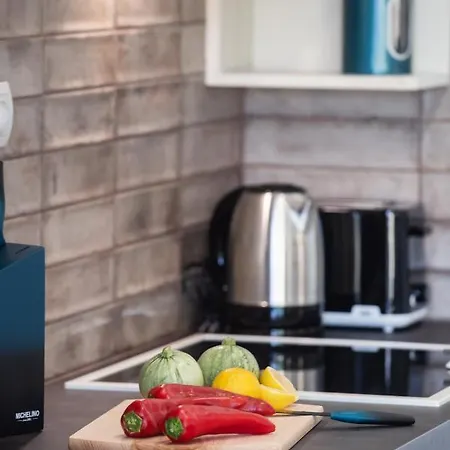 فيلة Aspasia's Mansion