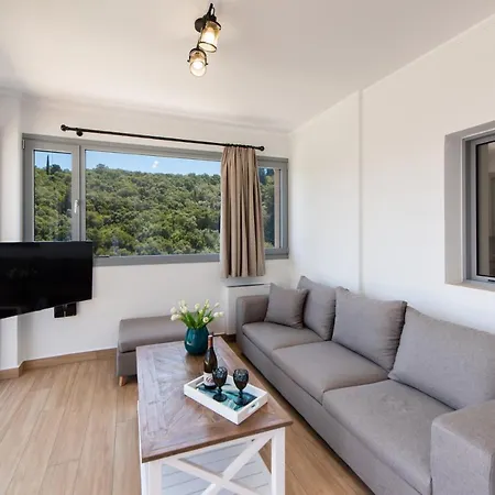 Aspasia's Mansion فيلة *