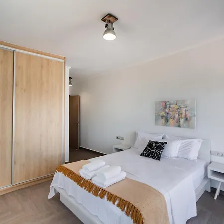 فيلة Aspasia's Mansion ليغيا