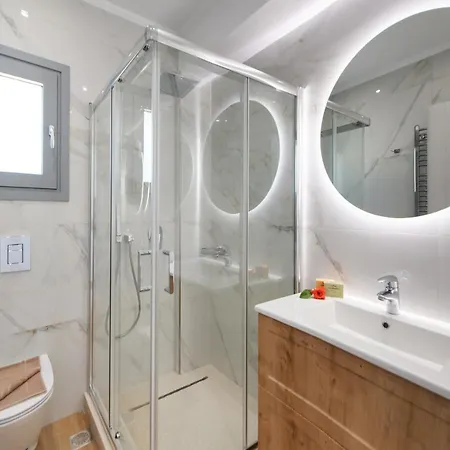 Aspasia's Mansion فيلة ليغيا