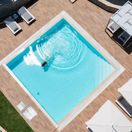 Aspasia's Mansion فيلة